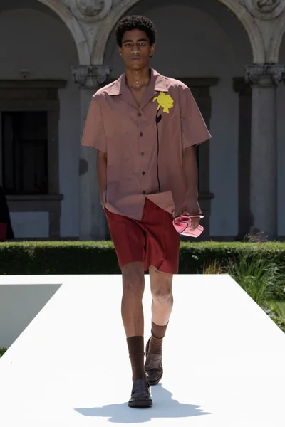 Look 13